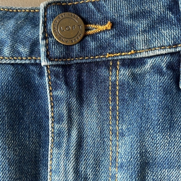 LOFT Denim Cotton Distressed Front Cut Out Skirt Size 6 - Picture 6 of 15